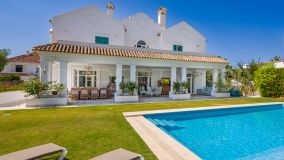Villa con 13 dormitorios en venta en Marbella Centro
