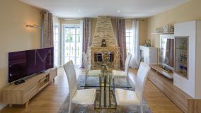 Villa for sale in Buenas Noches, Estepona West