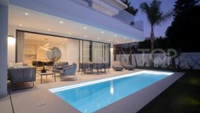 For sale villa in Rio Verde Playa with 4 bedrooms