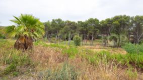 Well located plot of 2566 m2, located within the Almenara golf course with beautiful views of the golf course and the sea.