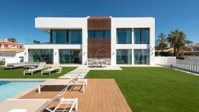 Villa for sale in Beach Side New Golden Mile, Estepona