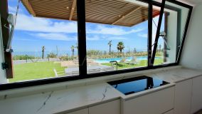 Villa à vendre à Beach Side New Golden Mile, Estepona