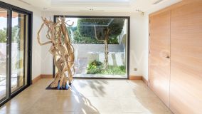 Villa en venta en Nueva Andalucia, Marbella