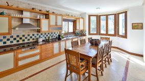 Villa for sale in Nueva Andalucia, Marbella