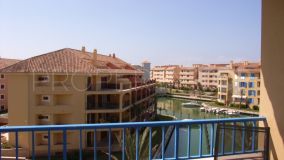 Nice southeast facing 137 m2 built apartment located in Sotogrande Marina next to the port.