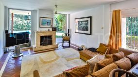 Buy villa in Sotogrande Costa with 4 bedrooms