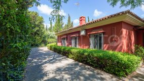 Buy villa in Sotogrande Costa with 4 bedrooms