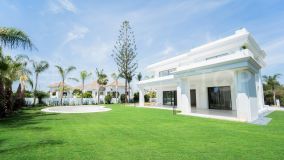 Comprar villa de 5 dormitorios en Las Lomas del Marbella Club
