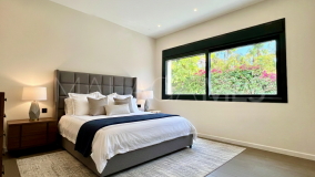 Villa en venta en Elviria, Marbella Este