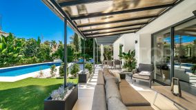Villa contemporánea recien construida junto a la playa en Casablanca, el corazón de la Milla de Oro
