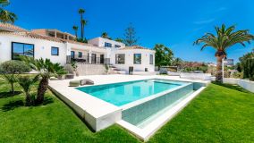 Newly built villa with sea views in Río Real