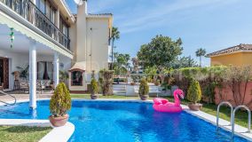 Marbella City: Villa in a quiet urbanisation next to Marbella city
