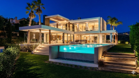 Villa for sale in Los Flamingos Golf, Benahavis