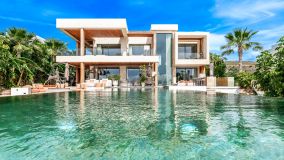 Villa for sale in Los Flamingos Golf, Benahavis