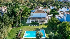 Villa for sale in Las Brisas, Nueva Andalucia
