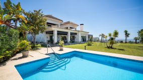 Villa en venta en Los Monteros, Marbella Este