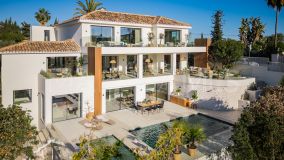 Villa for sale in El Rosario, Marbella East