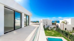 Villa for sale in Rio Real, Marbella Est