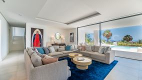 Villa for sale in La Alqueria, Benahavis