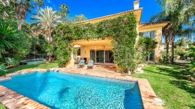 Villa en venta en El Rosario, Marbella Este