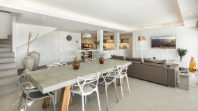 Casa de 6 dormitorios en venta en Nueva Andalucia