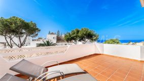 Penthouse for sale in Elviria, Marbella East