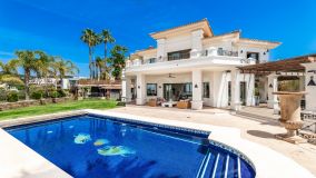 Villa for sale in Los Arqueros, Benahavis