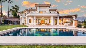 Villa for sale in Los Arqueros, Benahavis