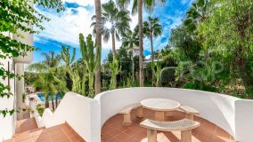 Nueva Andalucia -Puerto Banus: Spacious renovated duplex in the prime area with all services within walking distance.