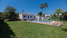 Rio Real: Classic style villa next to Marbella
