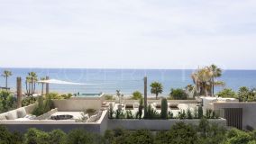 Villa preciosa en segunda linea de playa em Elviria