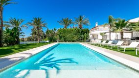 Villa for sale in Hacienda las Chapas, Marbella East