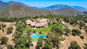 Finca for sale in Altos de Elviria, Marbella East