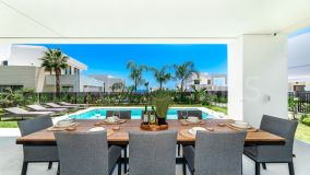 Villa for sale in Rio Real, Marbella East