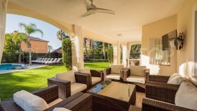 Villa for sale in San Pedro Playa with 8 bedrooms