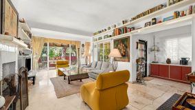 Villa for sale in Cabopino, Marbella Est