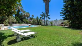 Villa for sale in Rio Real, Marbella Est