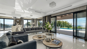 Villa for sale in Los Flamingos Golf, Benahavis