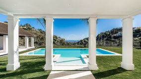 Villa zu verkaufen in El Madroñal, Benahavis