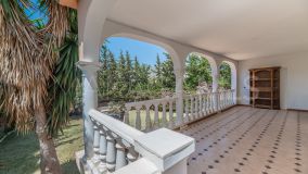 Villa for sale in Rio Real, Marbella Est