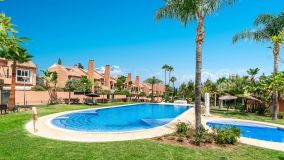 Comprar pareado en Los Monteros con 4 dormitorios