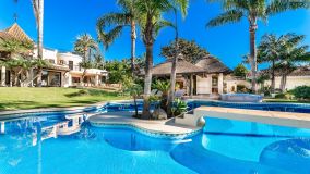 Villa for sale in Beach Side Golden Mile, Marbella Golden Mile