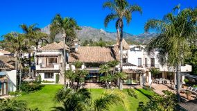 Villa for sale in Beach Side Golden Mile, Marbella Golden Mile