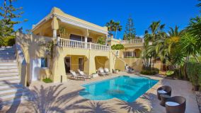 Villa for sale in Bahia de Marbella, Marbella Est