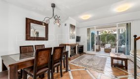 For sale town house in Bahia de Marbella with 3 bedrooms