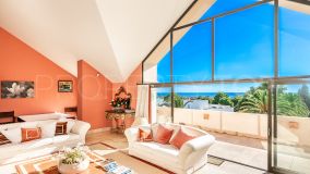 For sale penthouse with 2 bedrooms in Los Monteros