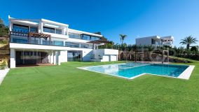 Marbella Club Golf Resort: Modern villa with panoramic sea views