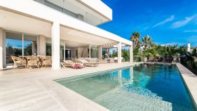 Villa for sale in San Pedro Playa, San Pedro de Alcantara