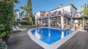 Villa en venta con 7 dormitorios en Guadalmina Alta