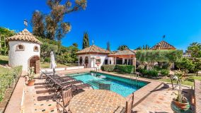 Villa for sale in El Rosario, Marbella East